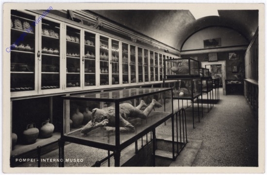 ak183120 Pompei, Interno Museo