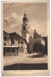 Toblach, Dorfplatz mit Kirche