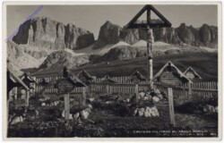 Dolomiti (Dolomiten), Cimitero Militare al Passo Pordoi