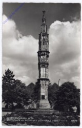 Klosterneuburg, Stiftsplatz mit gotischer Lichtsäule