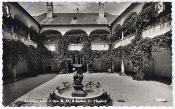 ak186019 Pitten, Arkaden im Pfarrhof