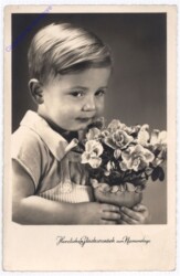 Bub mit Blumen, Namenstag
