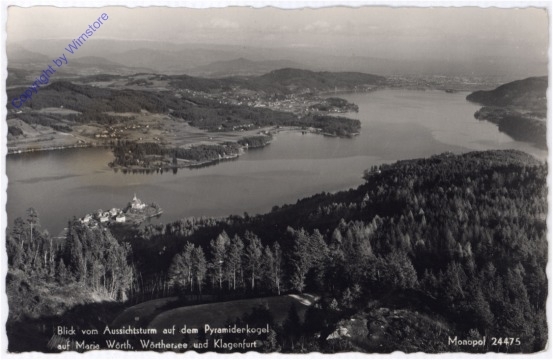 Maria Wörth, Blick vom Aussichtsturm auf den Pyramidenkogel