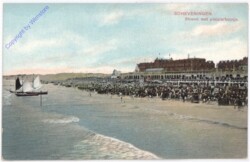 Scheveningen, Strand met pleizierbootje