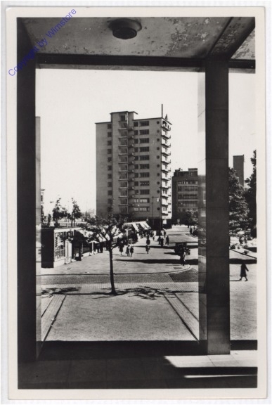 Rotterdam, Doorkijk Beursgebouw met Collsingel en Erasmus huis