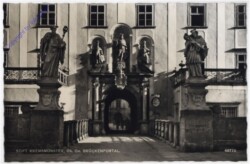 Kremsmünster, Brückenportal