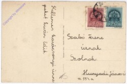 Engerl musiziert vor der Krippe