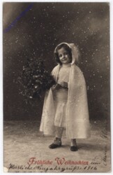 Mädchen mit Umhang und Blumenstrauß