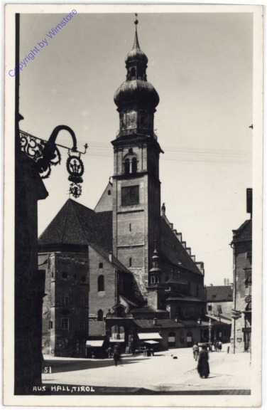 Hall, Motiv