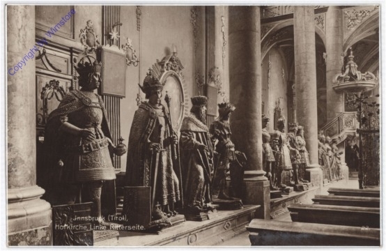 Innsbruck, Hofkirche, linke Ritterseite