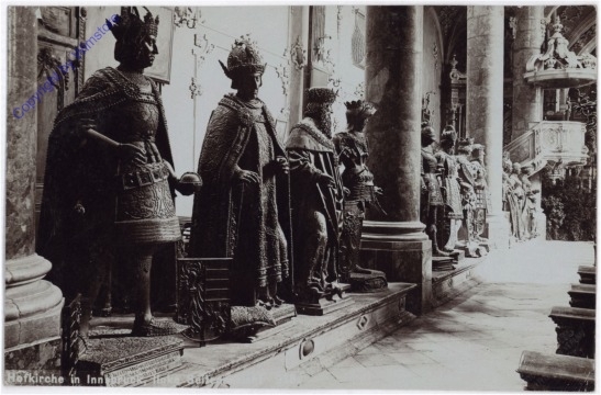 Innsbruck, Hofkirche, linke Seite