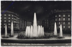 Wien 1, Schwarzenbergplatz, Hochstrahlbrunnen bei Nacht