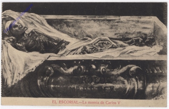 El Escorial, La momia de Carlos V