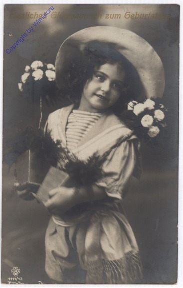 ak193770 Dame mit Blumen, Geburtstag