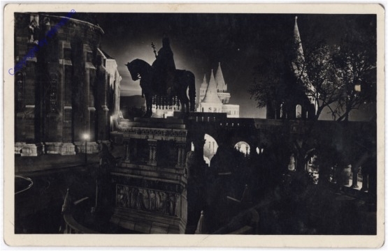 Budapest, St Stephans Denkmal beleuchtet