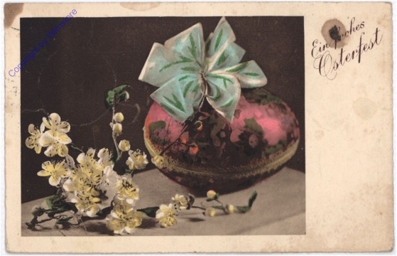 Ei mit Blumenzweig