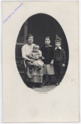 Mutter mit Kindern