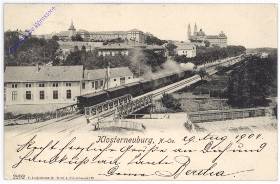 Klosterneuburg, Zug fährt durch