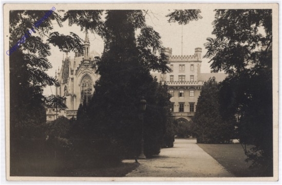 Eisgrub, Schloss vom Promenadenweg aus