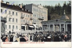 Marianske Lazne (Marienbad), Kreuzbrunnen während der Trinkzeit