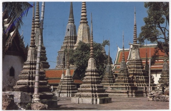 ak196629 Wat Poh, Lofty stupas in the courtyard of Wat Poh