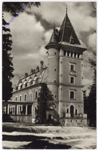 Paradsasvar, Központi Uttörötabor