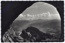 Werfen, Ausblick vom Eingang zur Eisriesenwelt auf die Hohen Tauern