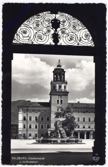 ak197778 Salzburg, Glockenspiel und Hofbrunnen