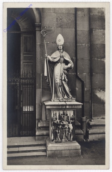 ak197910 Salzburg, Am Domportal