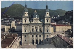 Salzburg, Dom mit Glockenspiel und Gaisberg