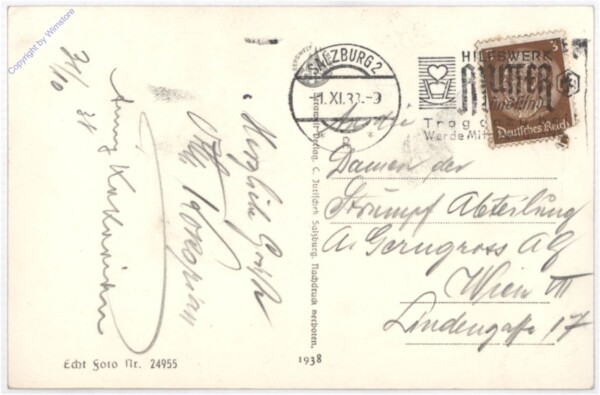 Salzburg, Residenzbrunnen und Glockenspiel bei Nacht