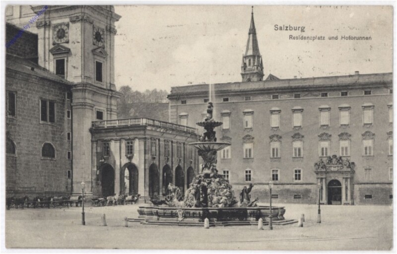 ak198018 Salzburg, Residenzplatz und Hofbrunnen