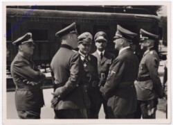 Der Führer vor dem Verhandlungswagen - Compiegne 1940