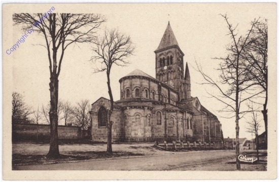 St-Menoux, L'Eglise