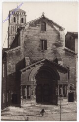 ak199863 Arles, Eglise St-Trophime