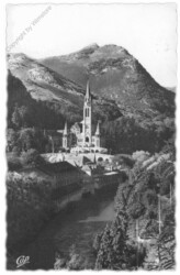 Lourdes, La Basilique et le Gave