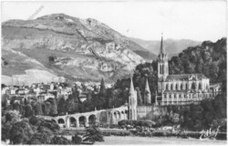 Lourdes, La Basilique et le Pic du Jer