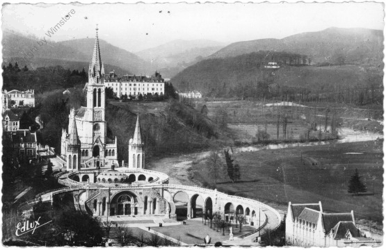 Lourdes, La Basilique vue du Chateau-Fort