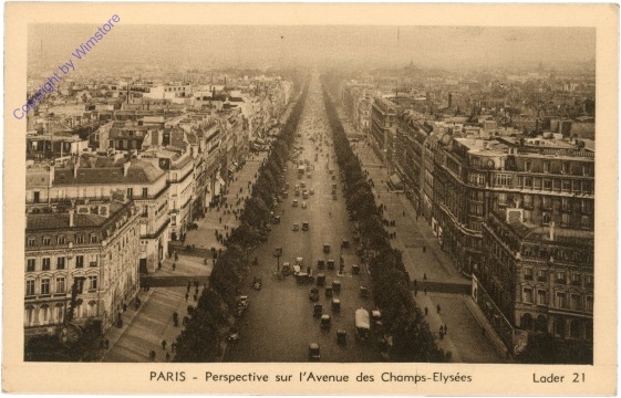 Paris, Perspective sur l'Avenue des Champs-Elysees