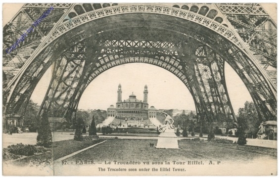 Paris, Le Trocadero vu sous la Tour Eiffel