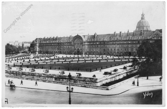 ak200192 Paris, L'Hotel des Invalides vu de l'Esplanade