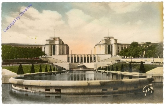 ak200229 Paris, Le Palais de Chaillot vu des Jardins