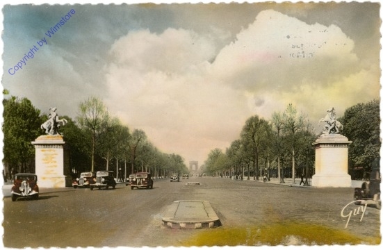 Paris, Avenue des Champs-Elysees