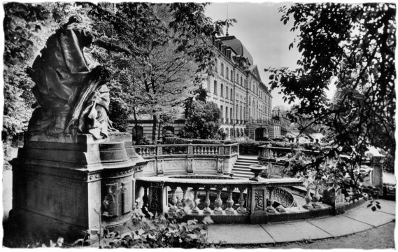 Donaueschingen, Donauquelle mit Fürstl. Fürstenberg. Schloss