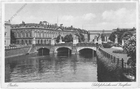 ak200714 Berlin, Schlossbrücke und Zeughaus