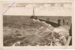 Ostseebad Warnemünde, Molenkopf bei Sturm