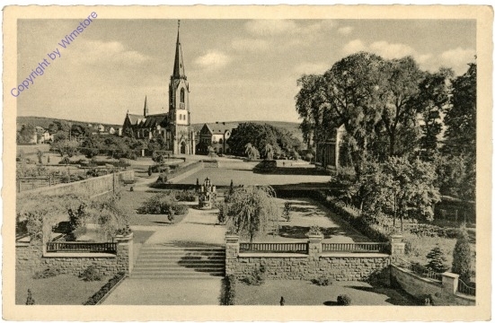 Höhr-Grenzhausen, Anlagen mit Kirche