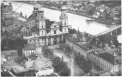 Passau, Domplatz