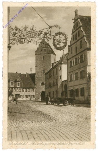 ak202354 Dinkelsbühl, Rothenburgertor mit Spöital u. Greifenschild