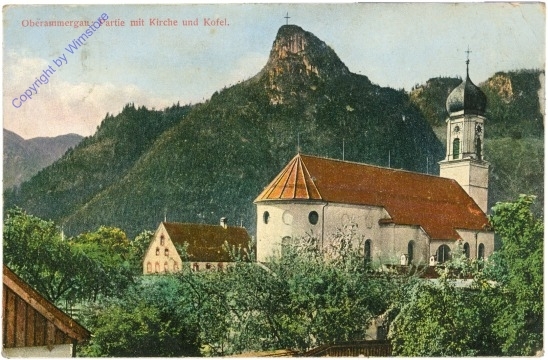 ak202492 Oberammergau, Partie mit Kirche und Kofel